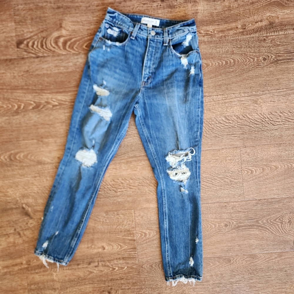 Vintage Abercrombie & Fitch Curve Love High Rise Mom Jeans Size 26/2R DISTRESSED